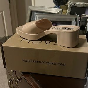 NIB BEACH by Matisse nude rubber heel, mule, slipon, size 7